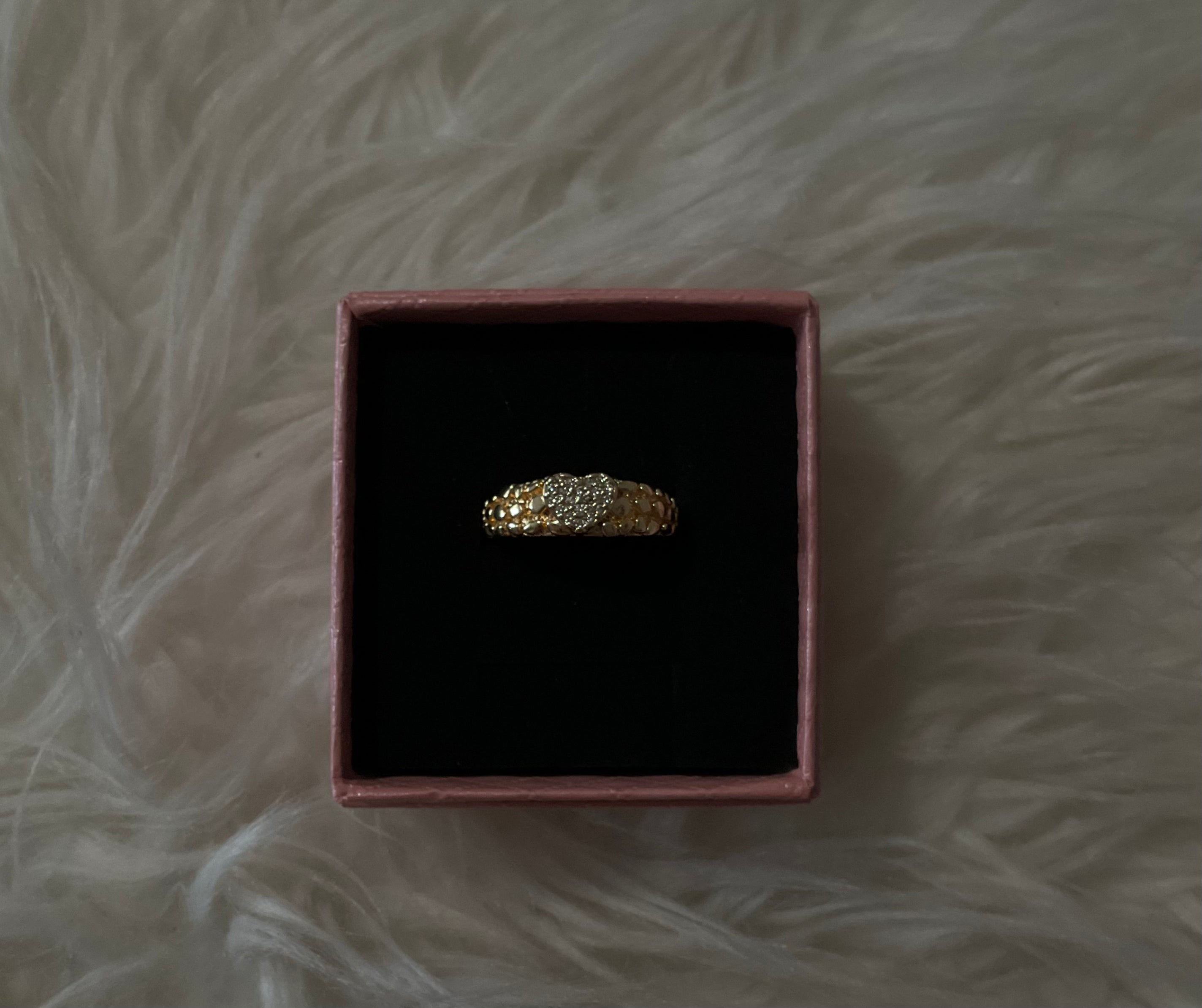 Mini heart nugget ring